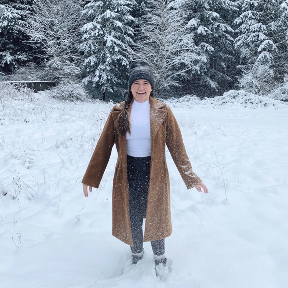 Meet Me! 🌻 - Picture 2 of 6